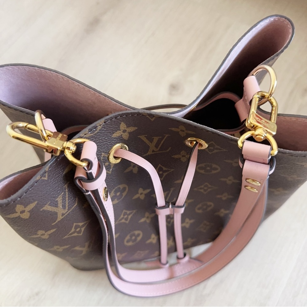Louis Vuitton NéoNoé Pink Leather Bucket Handbag - Picture 2 of 10